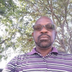 Meet your Posher, Gregory mora